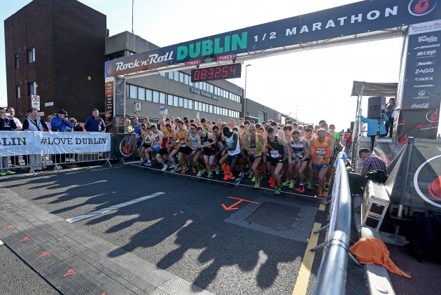 General view at the start of the race